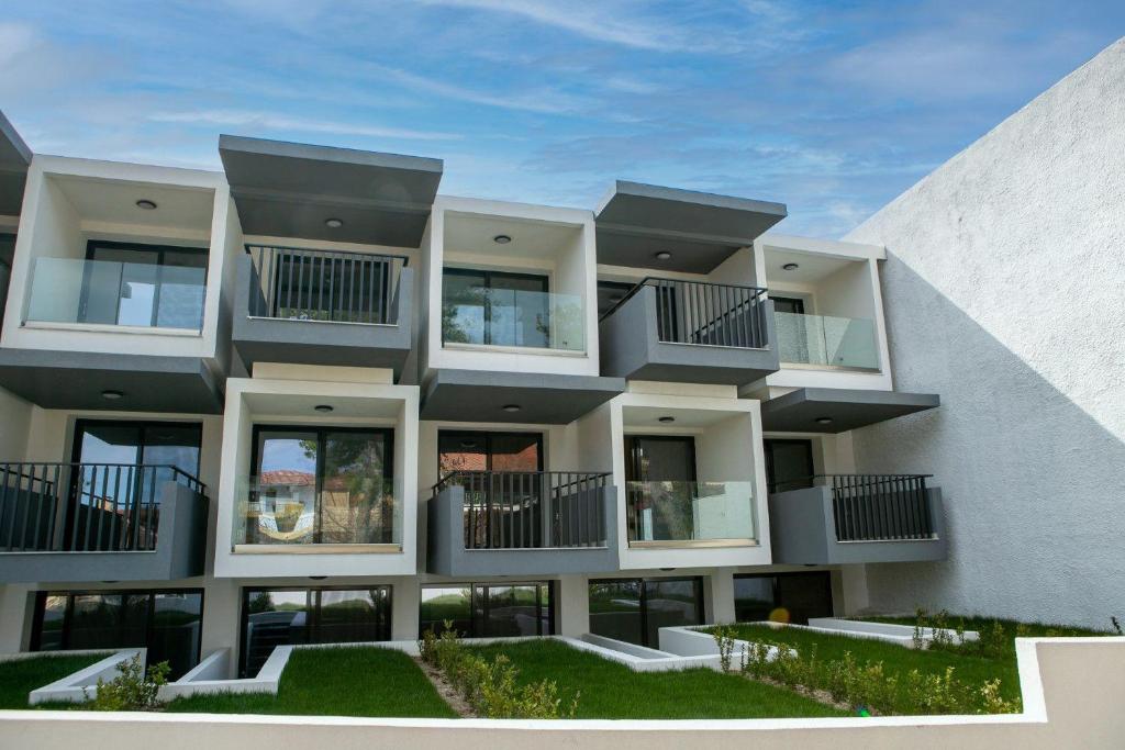 Galería fotográfica de Benteler Studios Kallithea en Kallithea Halkidikis