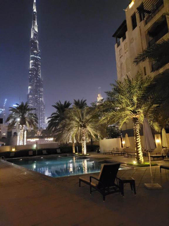 Bazén v ubytování Luxury 3 Bedroom Apartment - DUBAI MALL 5 min Walk nebo v jeho okolí