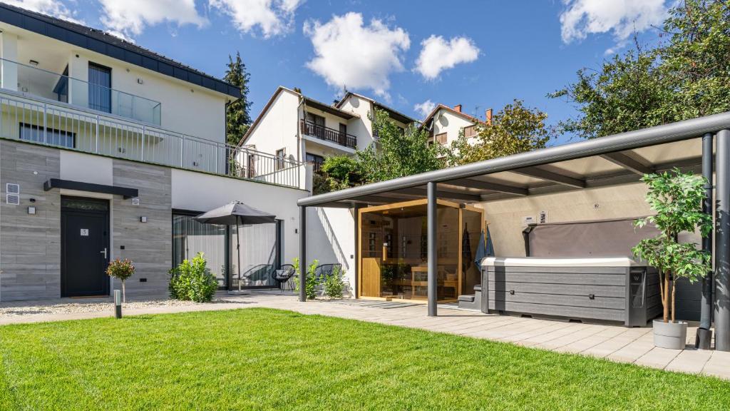 Budynek, w którym mieści się apartament