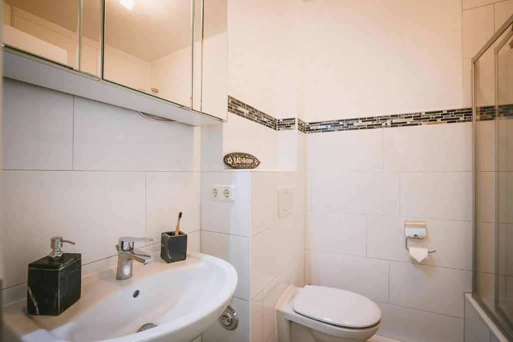 Sadebo Apartments Lübeck mit Terrasse oder Balkon - 6