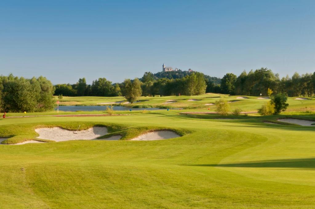 Golf v hotelu nebo okolí