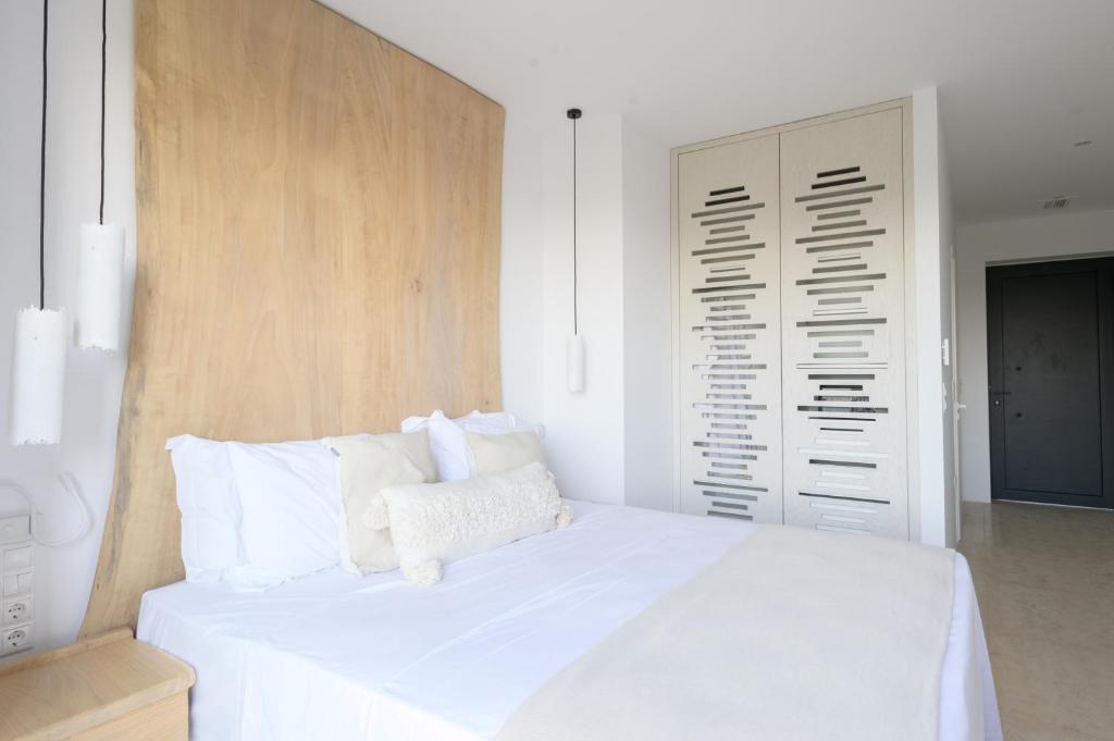 Posteľ alebo postele v izbe v ubytovaní Family & Golf VILLA LAGUNA TOWERS Gialova Navarino