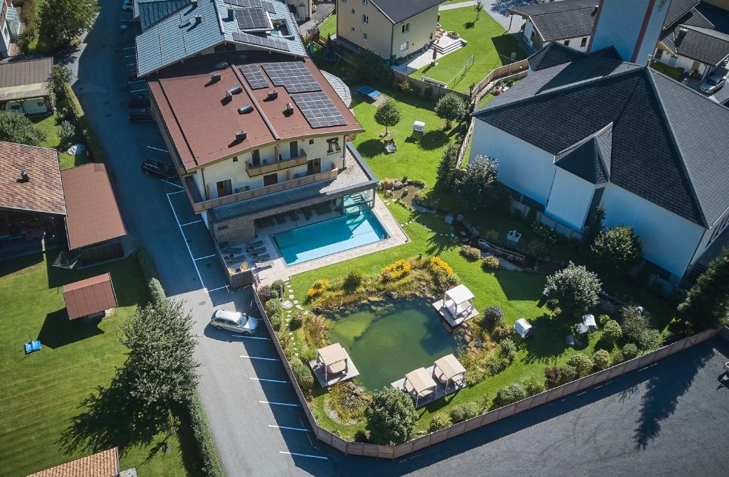 Bazén v ubytování Hotel Römerhof nebo v jeho okolí
