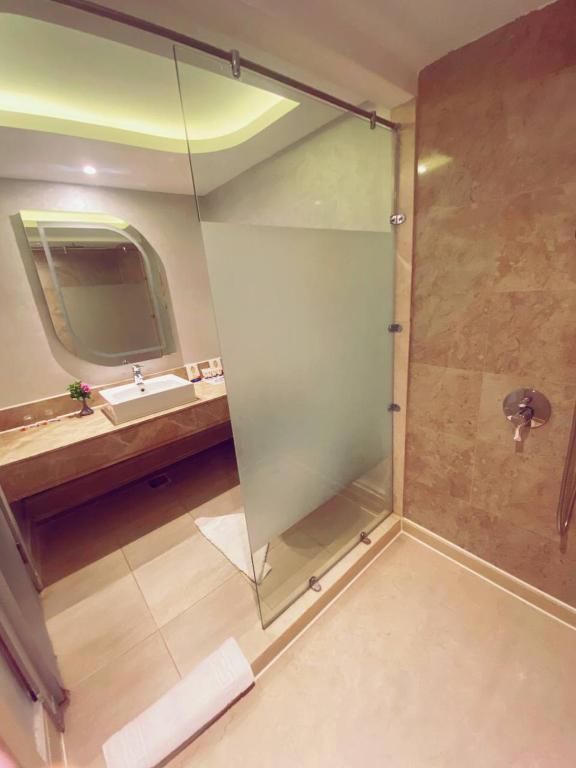 Bellagio Beach Resort & Spa - 11