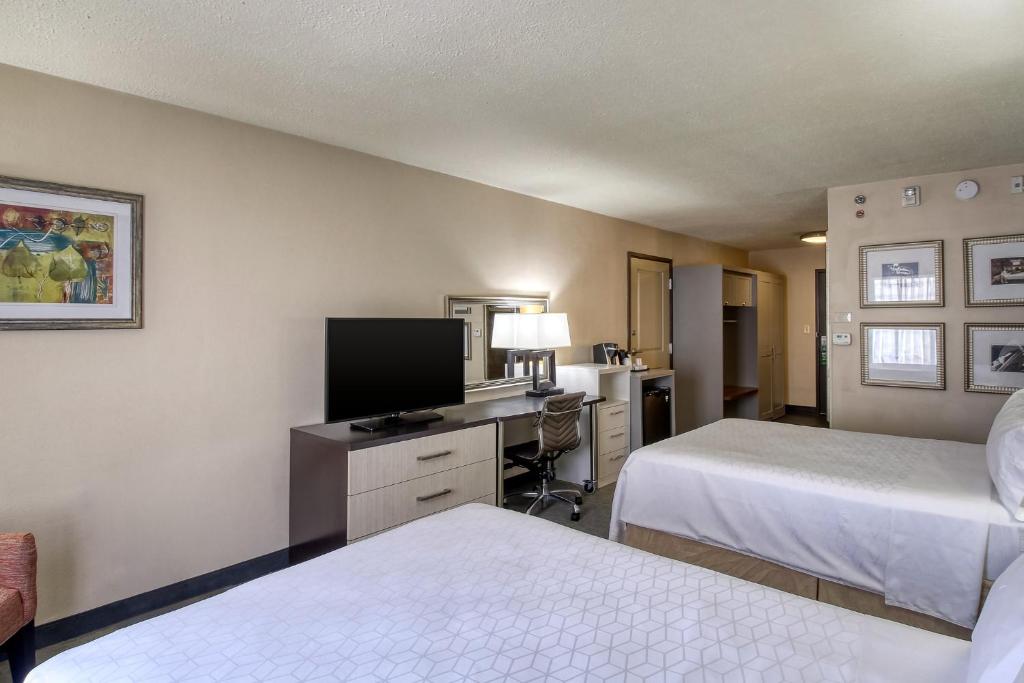 Holiday Inn & Suites Atlanta Airport North, an IHG Hotel - Chambre Double Standard Avec Douche Roll-In - Accès Aux Communications