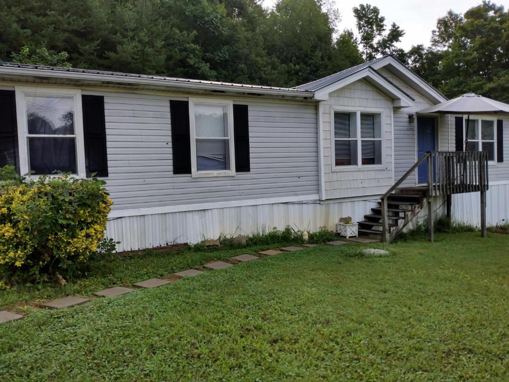 Quiet Large House - Housity