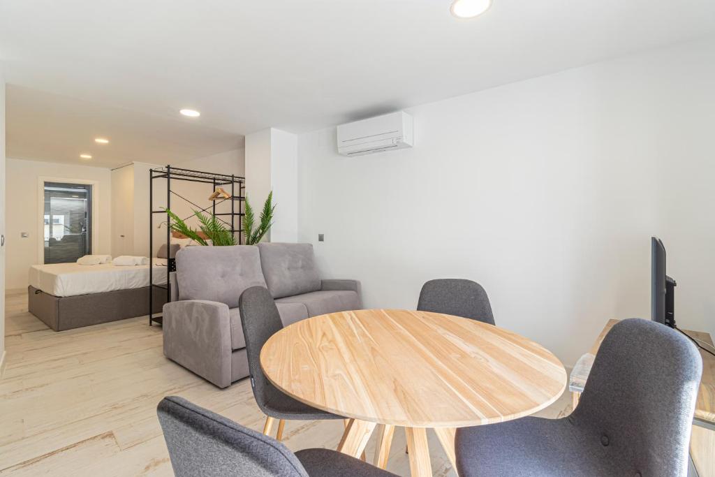 Posezení v ubytování Allo Apartments San Roque 3ºB