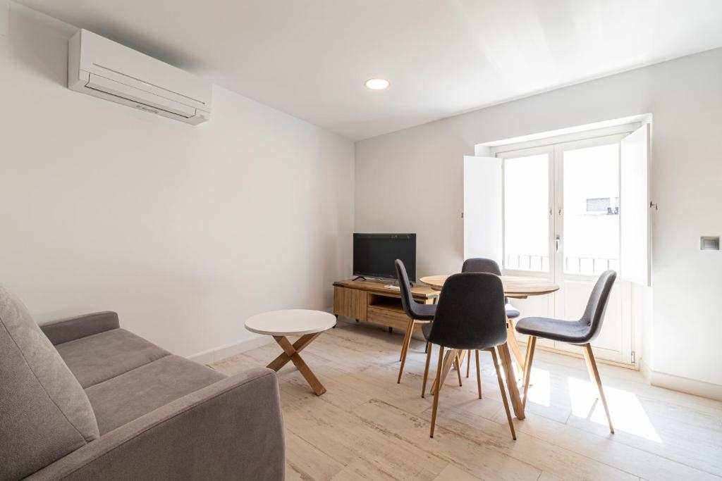 TV a/nebo společenská místnost v ubytování Allo Apartments San Roque 3ºB