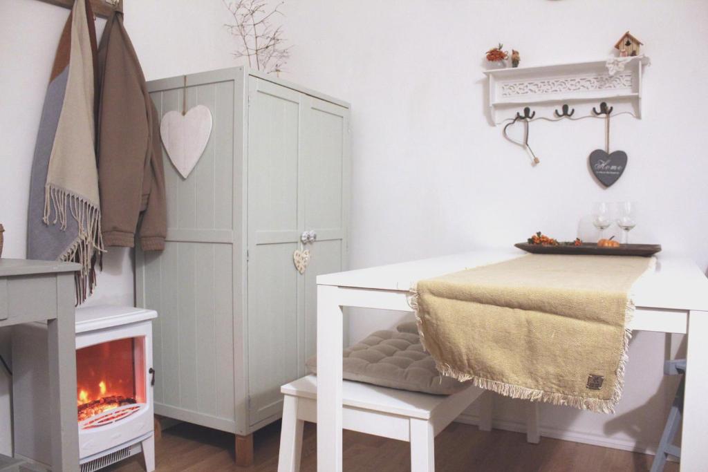 Fotografia z galérie ubytovania Teljesen felszerelt kis ház, saját udvarral :) - Notre petite maison v destinácii Pécs