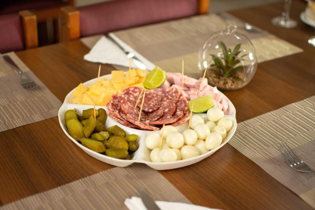 Jídlo v hotelu nebo okolí