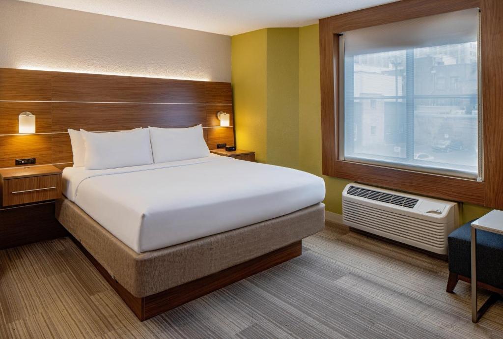 Holiday Inn Express New Orleans Downtown by IHG photo