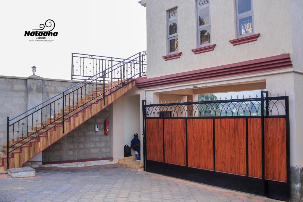Suitetrails - Nataaha Hotels