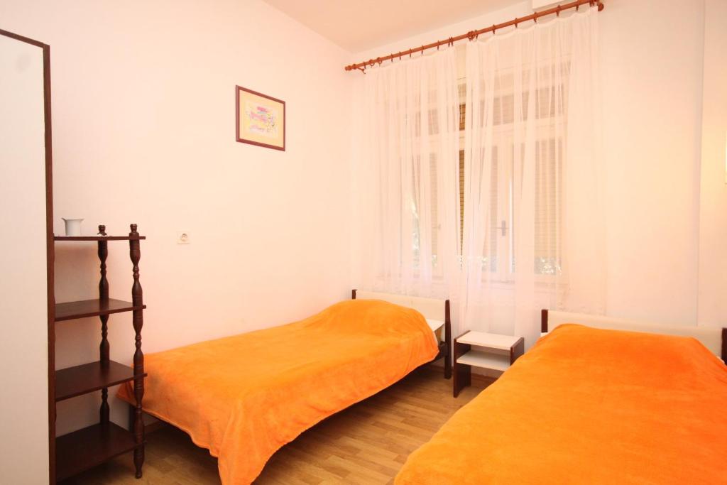 Zdjęcie z galerii obiektu Apartments by the sea Ugljan - 348 w mieście Ugljan