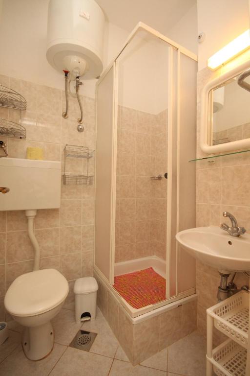 Zdjęcie z galerii obiektu Apartments by the sea Ugljan - 348 w mieście Ugljan