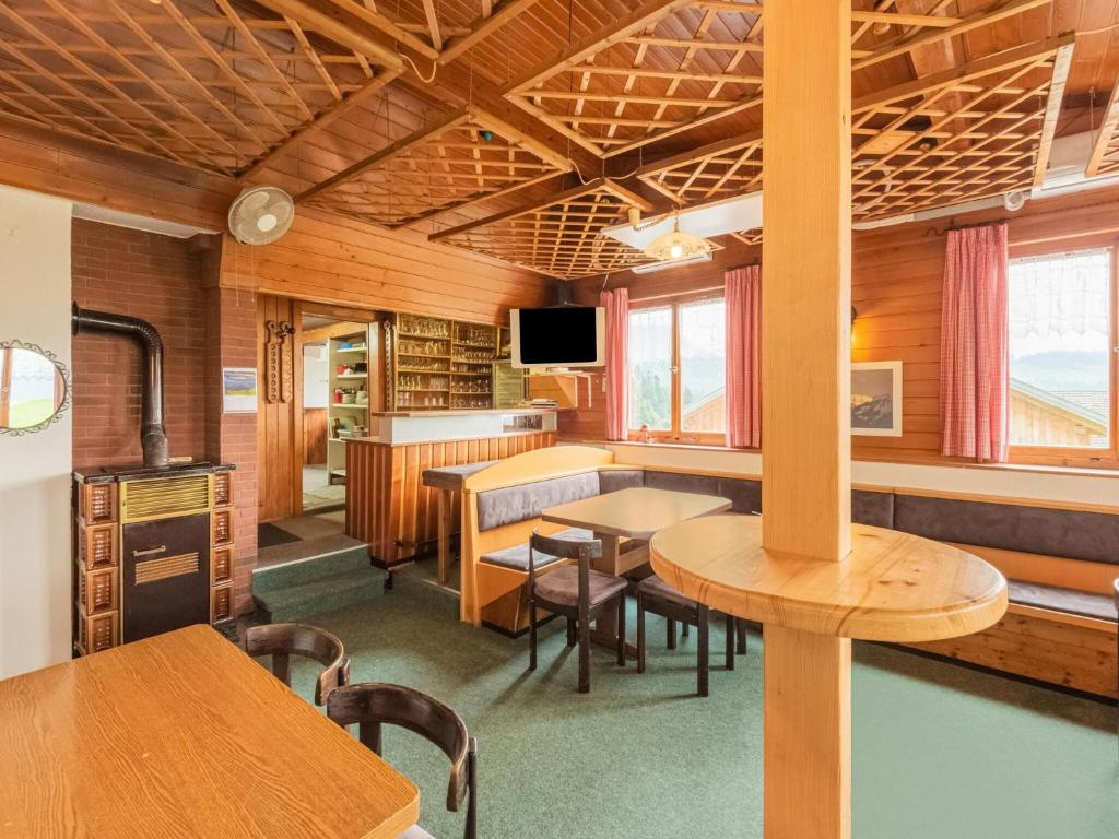 Kuchyň nebo kuchyňský kout v ubytování Chalet in Schwarzenberg near Ski Lift