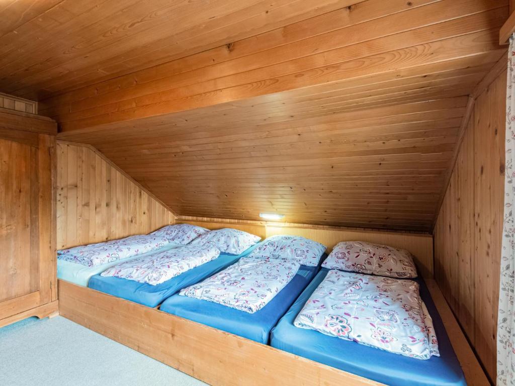Postel nebo postele na pokoji v ubytování Chalet in Schwarzenberg near Ski Lift