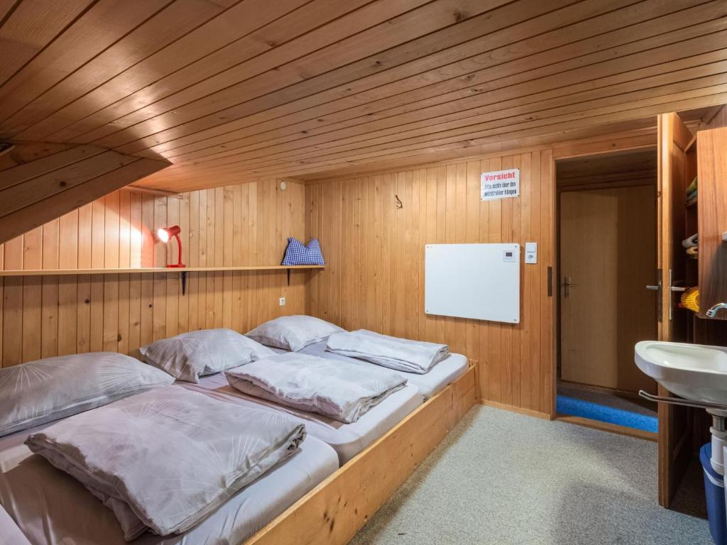 Postel nebo postele na pokoji v ubytování Chalet in Schwarzenberg near Ski Lift