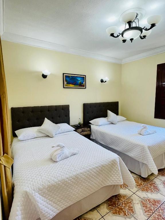 Real Marquez Hotel - Tweepersoonskamer Met 2 Aparte Bedden