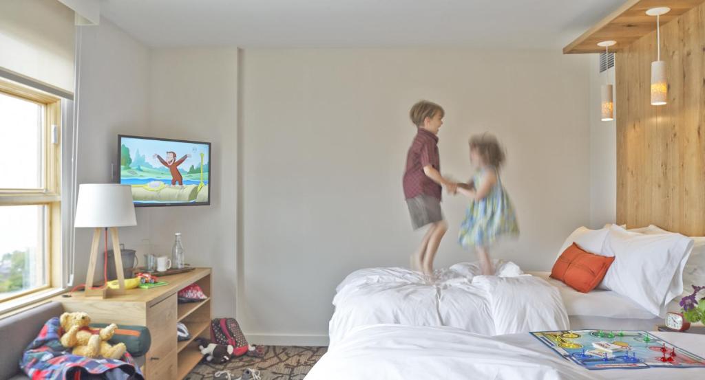 TV a/nebo společenská místnost v ubytování Hotel Vermont Burlington