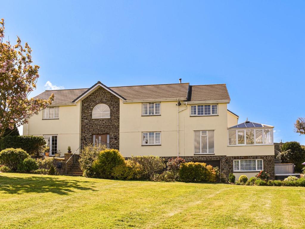 Stocklea, Frithelstock (updated prices 2024)