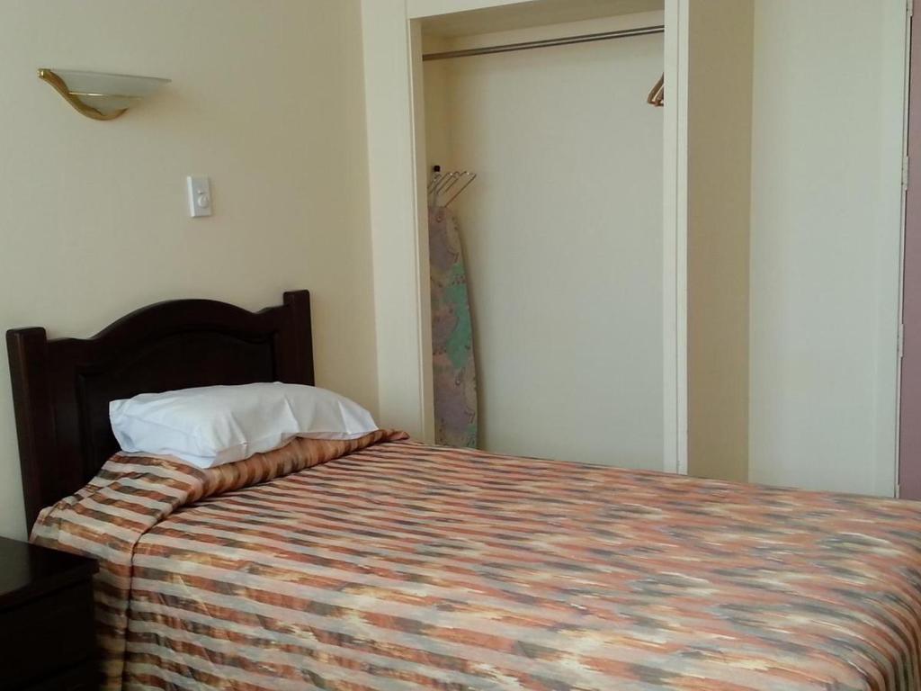 Riddiford Hotel - Resim 12