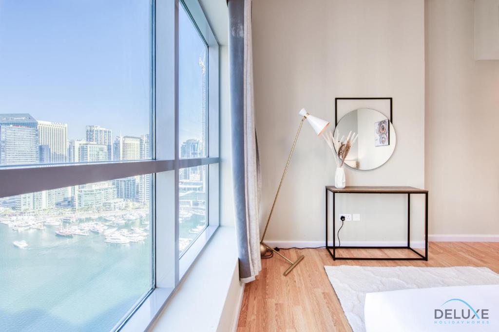 Fotografie z fotogalerie ubytování Elegant 2BR at The Point Dubai Marina by Deluxe Holiday Homes v Dubaji