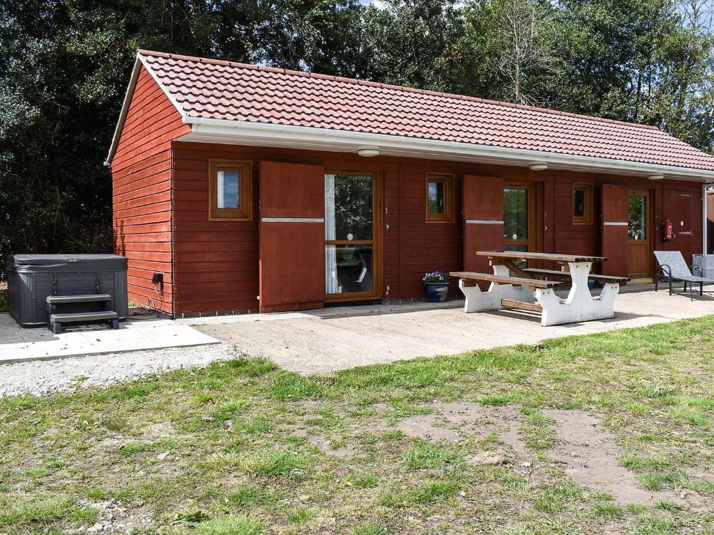 Sherwood Forest Lodge 2, Clipstone, UK