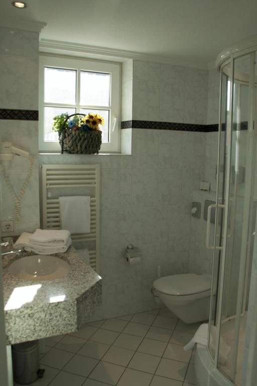 Koupelna v ubytování Hotel Friesenhof