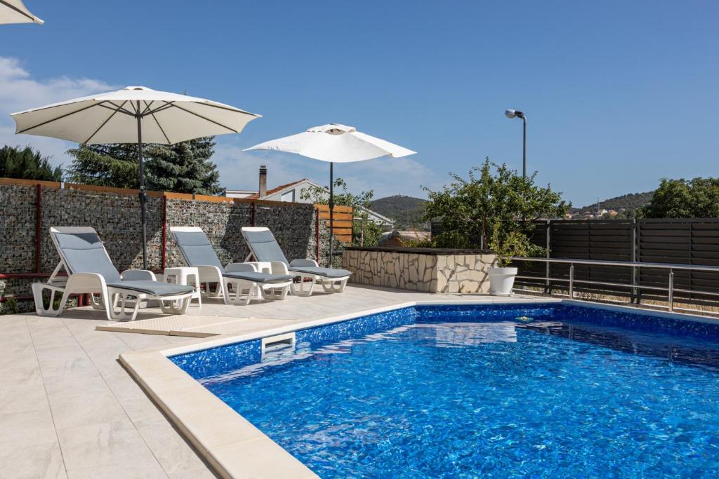 Bazén v ubytování Villa Salvia Mare nebo v jeho okolí