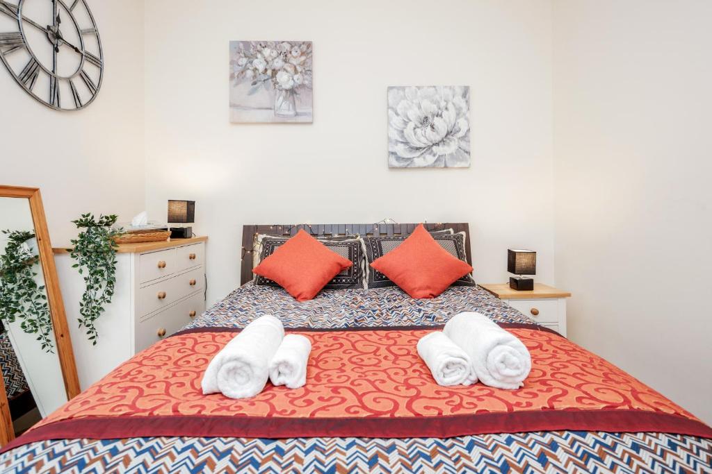 Katil atau katil-katil dalam bilik di Modern Elegant Luxury 1 bed flat Free parking