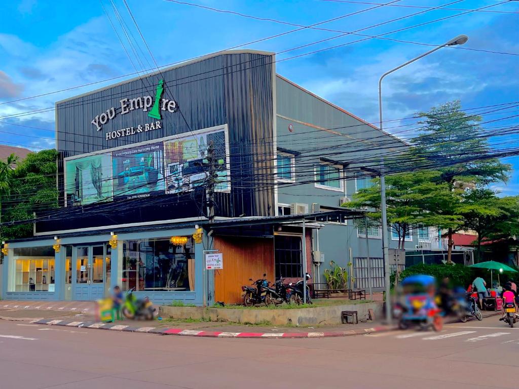 You Empire Hostel & Bar
