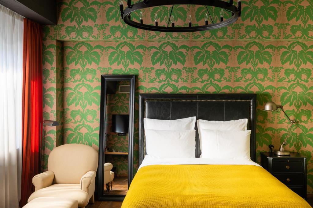 Postel nebo postele na pokoji v ubytování Rooms Hotel Tbilisi