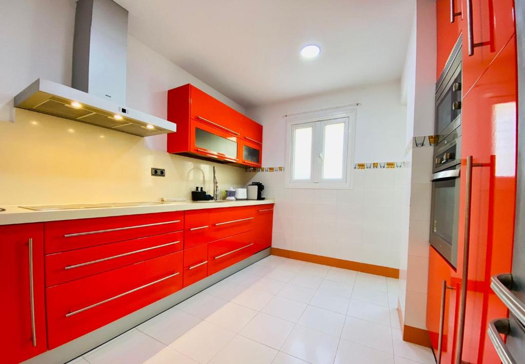 Kuchyňa alebo kuchynka v ubytovaní Bright Beach House Grupo AC Gestion