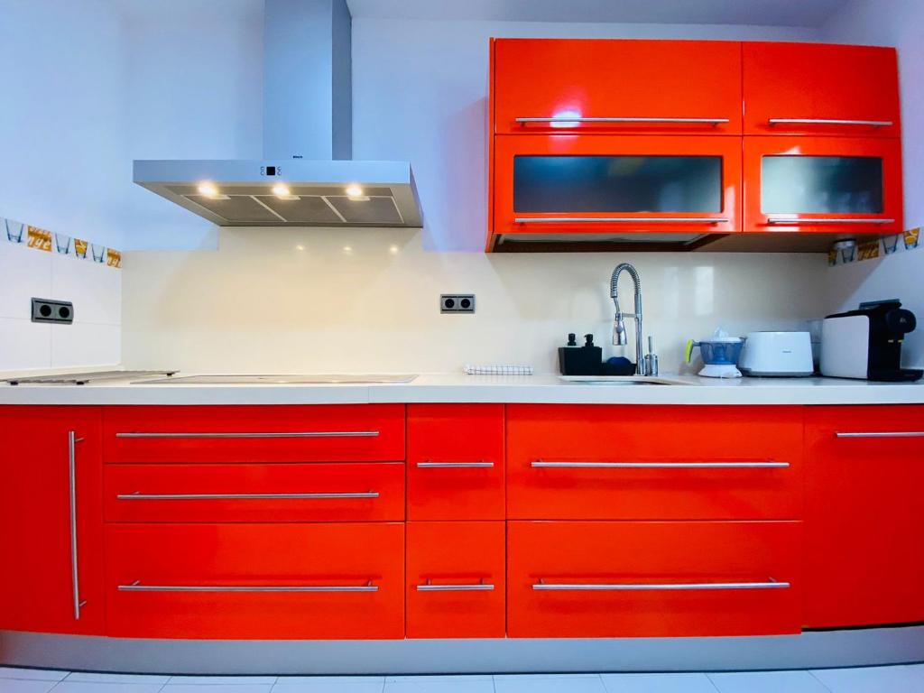 Kuchyňa alebo kuchynka v ubytovaní Bright Beach House Grupo AC Gestion