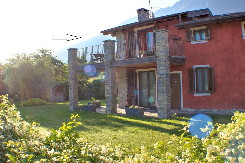 Vonkajšia záhrada v ubytovaní Beata Rose Ferienwohnung (DG) mit Pool