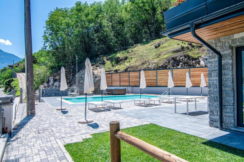 Bazén v ubytování Dascio Silence Ferienwohnung mit Panorama Balkon nebo v jeho okolí