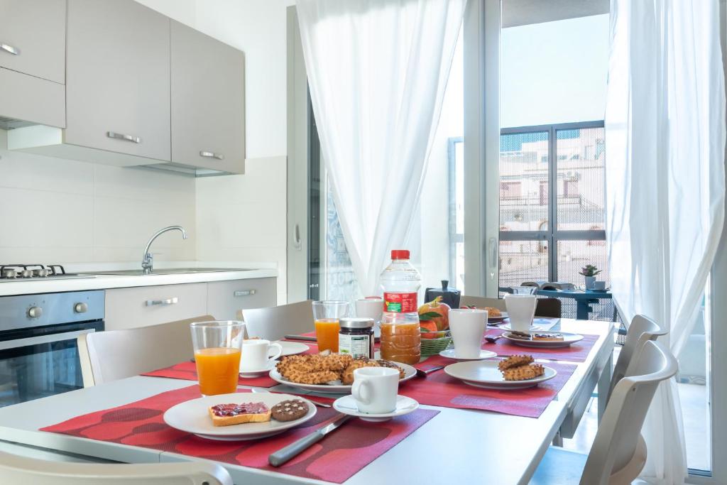 A kitchen or kitchenette at Fly Home Sicily