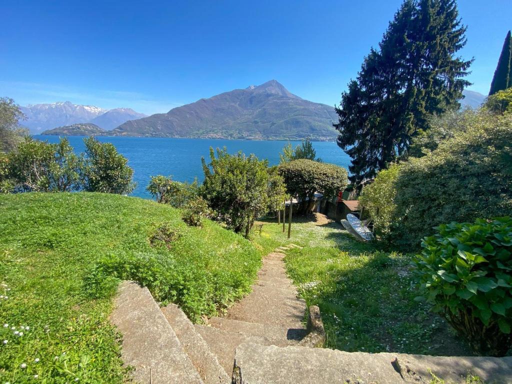 Riva di Pianello Balkon-Ferienwohnung am See (EG) - Apartamento Con Vistas Al Lago