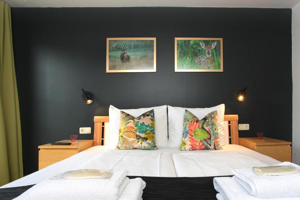 Postel nebo postele na pokoji v ubytování Seehotel Sissi