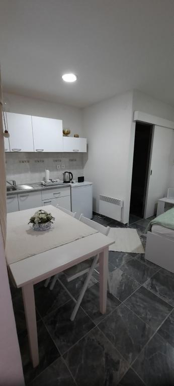 Studio apartman Centar - One-Bedroom Apartment