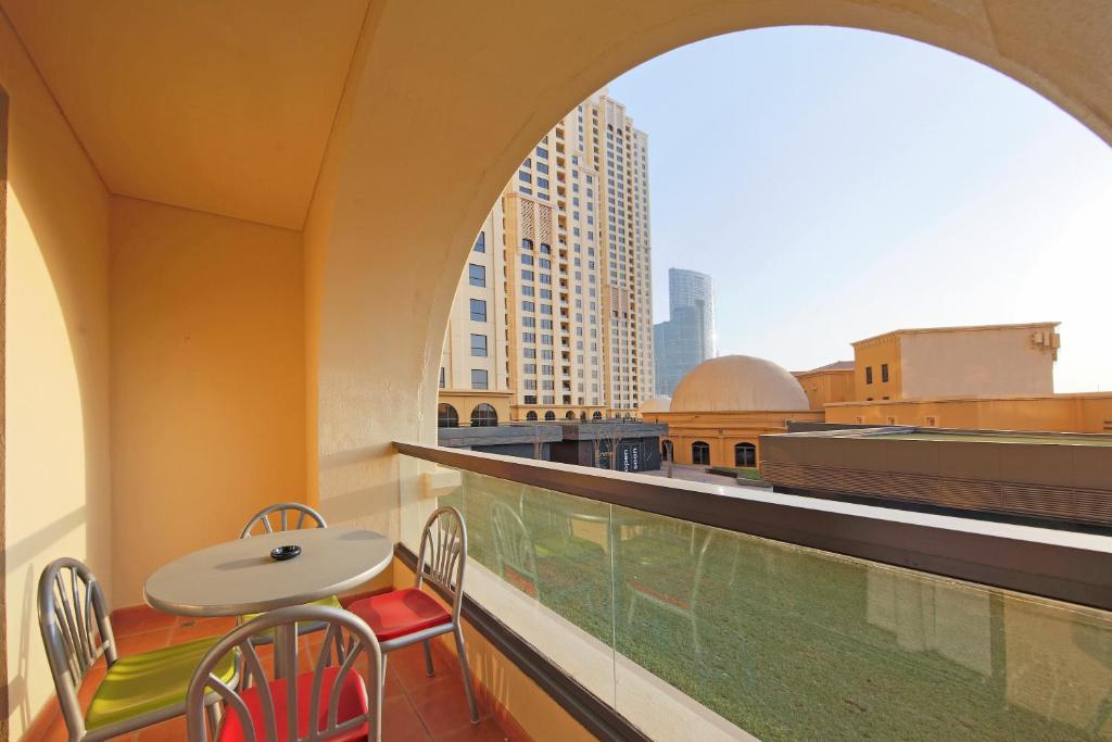 Three Bedroom Deluxe Apartment on JBR Beach Walk, Dubai, UAE