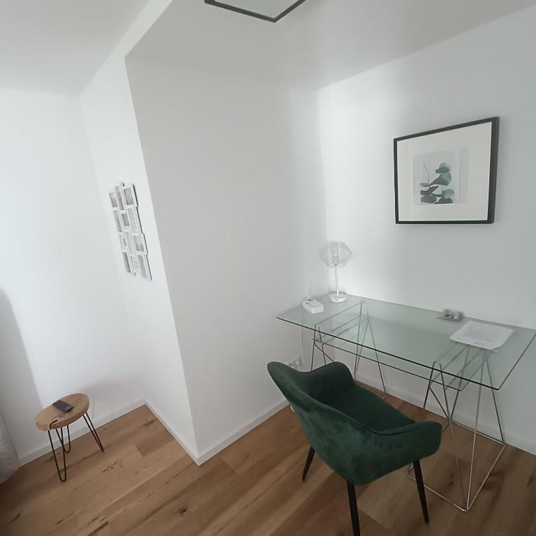 Fotografie z fotogalerie ubytování Apartments & möblierte Zimmer in Kahl am Main, kontaktloser Self Check-in, W-Lan, Schreibtisch, Duschbad, Küchenzeile, PKW-Plätze v destinaci Kahl am Main