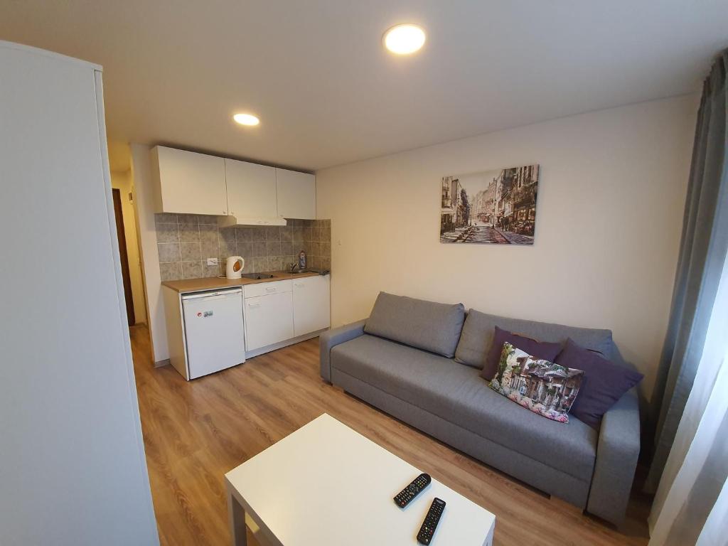 Dapur atau dapur kecil di Akropolis Apartment for You