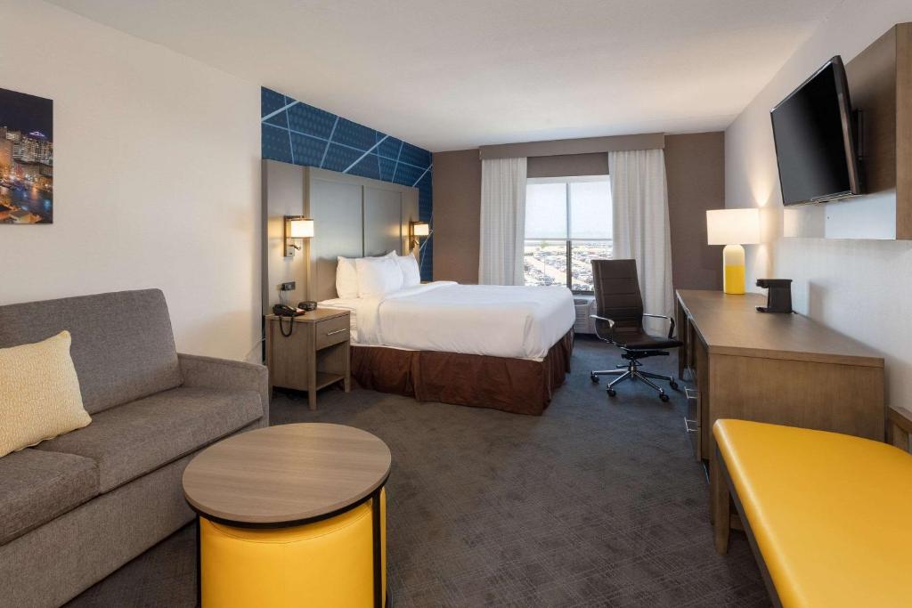 Comfort Inn & Suites Buffalo Airport photo
