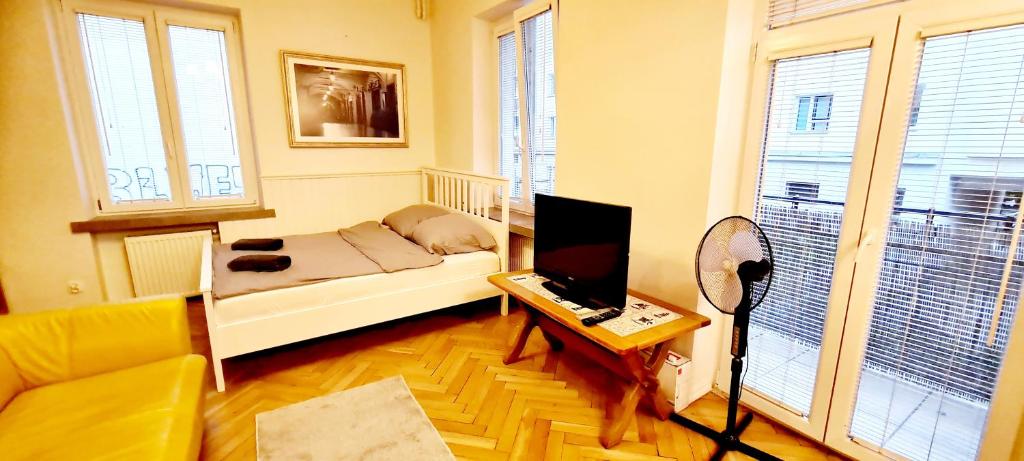 40m2 STUDIO BALCONY WI FI Gra yny 5 M 2 Warsaw updated Prices 2024 40m2 STUDIO BALCONY WI FI Gra yny 5 M 2 Warsaw updated Prices 2024