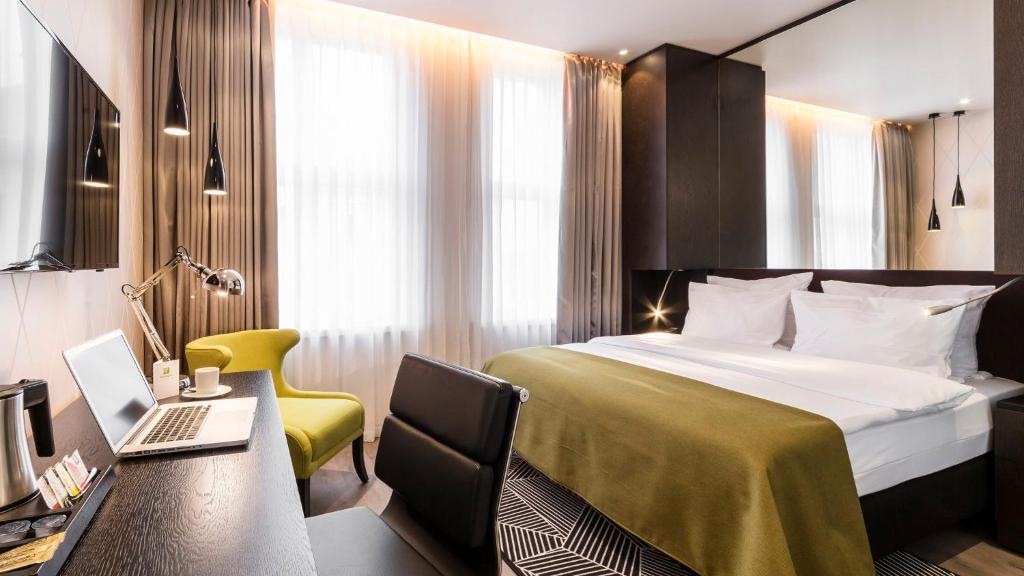 Holiday Inn Dresden - Am Zwinger, an IHG Hotel - Standard Queen Room