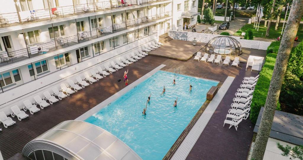 Bazén v ubytování Narva-Jõesuu Medical Spa nebo v jeho okolí