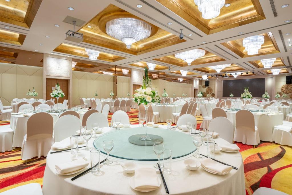 Restaurace v ubytování Holiday Inn Shanghai Pudong by IHG