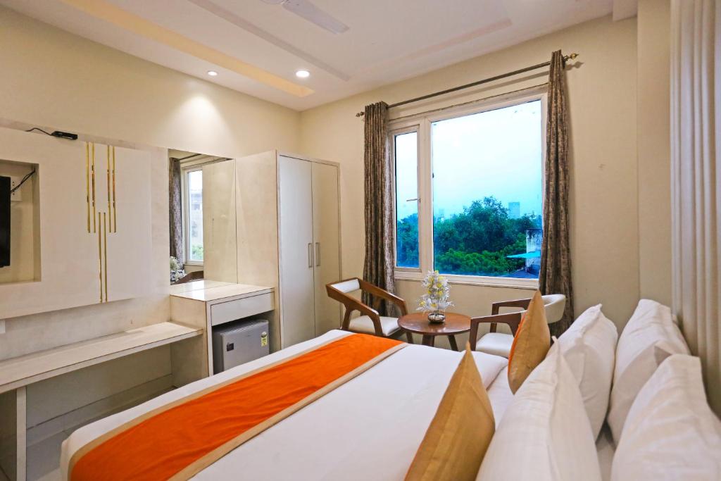 Postel nebo postele na pokoji v ubytování Hotel Worth Newly Bulit - New Delhi