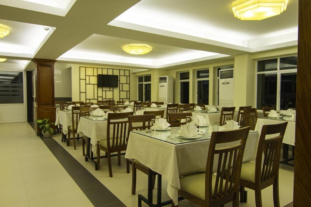 Restaurace v ubytování Rose Emerald Hotel